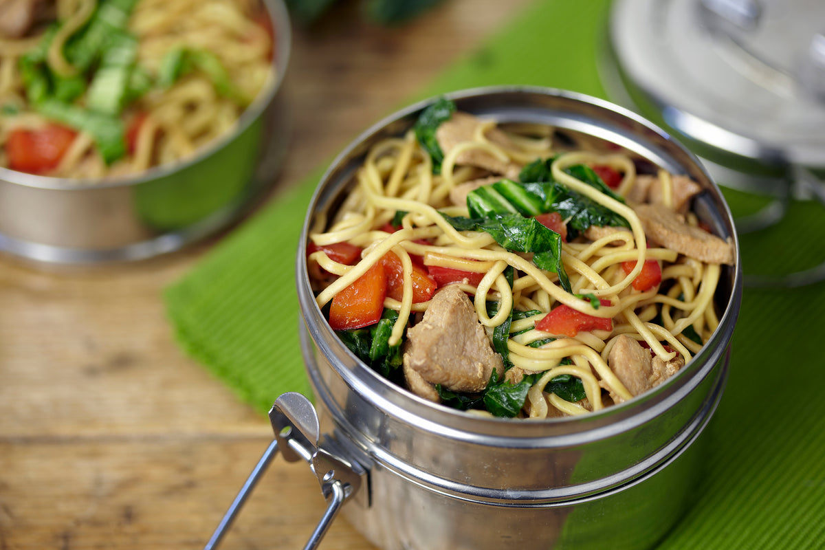 stir-fried-chicken-with-egg-noodles-indian-tiffin-lunchbox