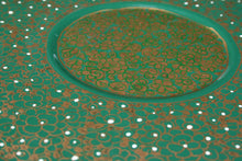 Carica l'immagine nel visualizzatore di Gallery, Masala Dabba dipinto a mano in oro e verde
