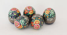 Load image into Gallery viewer, Handpainted Blue Flowers Egg Timer
