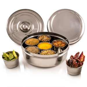 Authentische indische Masala Dabba (Gewürzregal) mit Gewürzen – Indian-Tiffin LunchBox